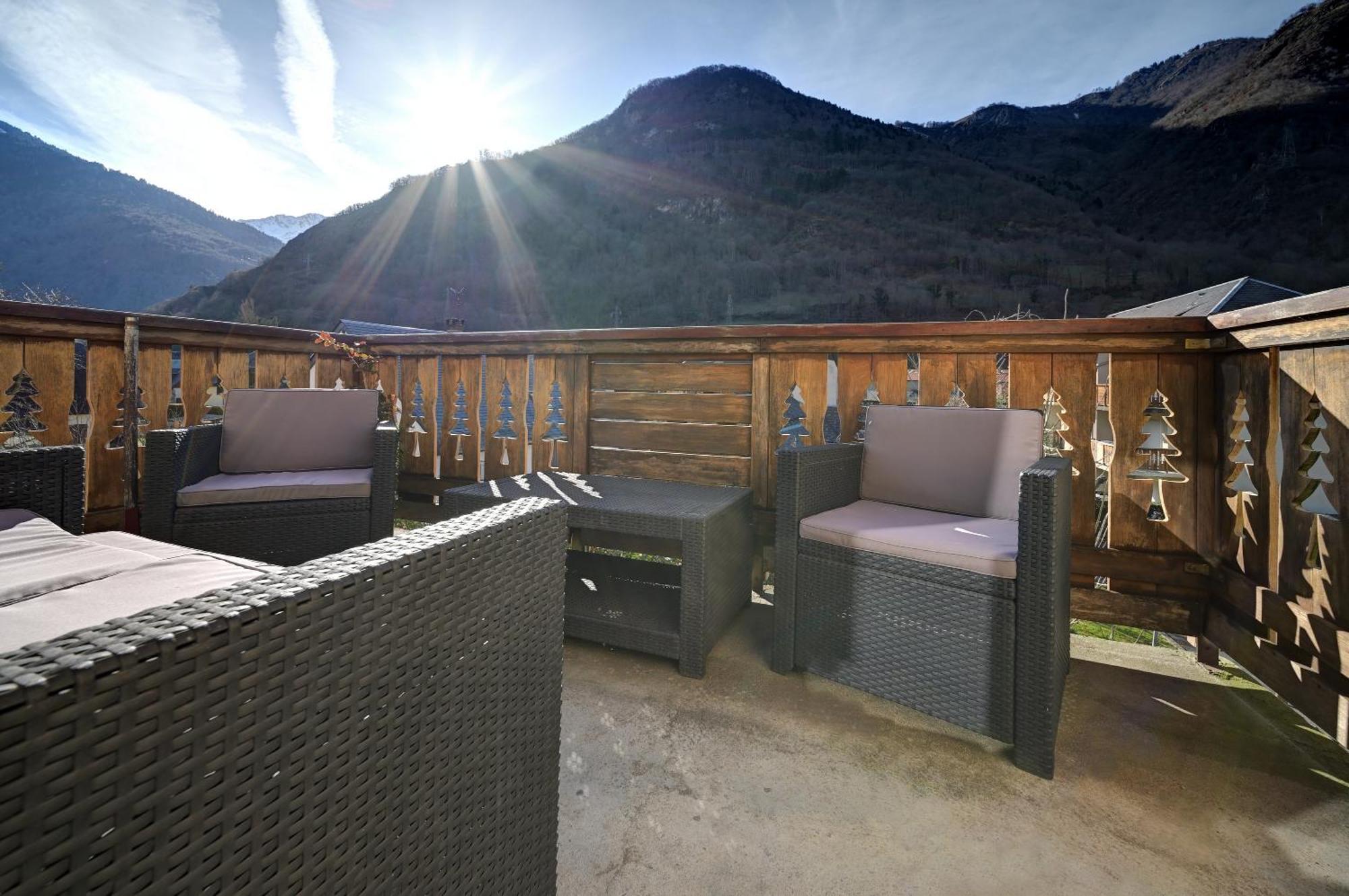 A 208 Pics D'Aran Apartment Bagneres-de-Luchon Exterior photo